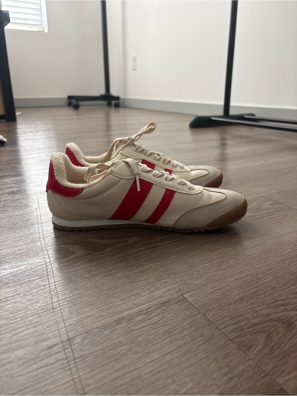 Men's Cream Sneakers with Red Stripes
